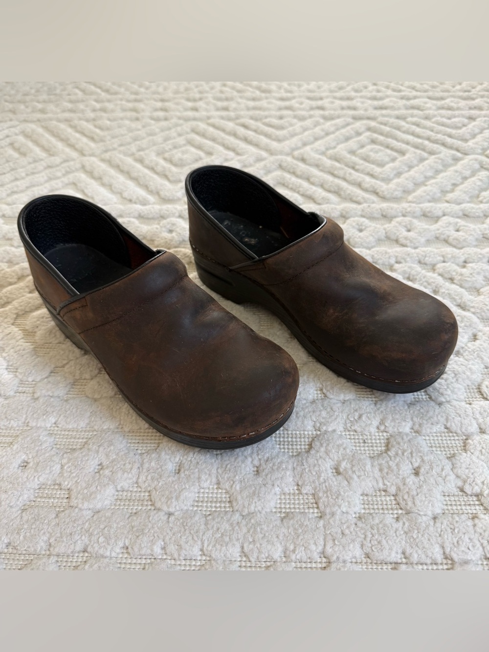 Dansko Professional Brown Oiled Leather Clogs EU 40 US 9.5 Comfort Nursing Shoes